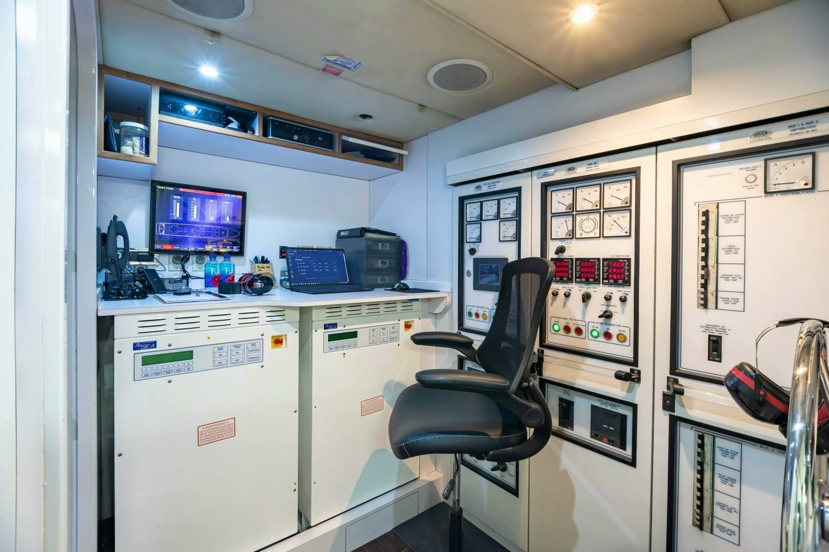 2011 Trinity Yachts Trinity 164