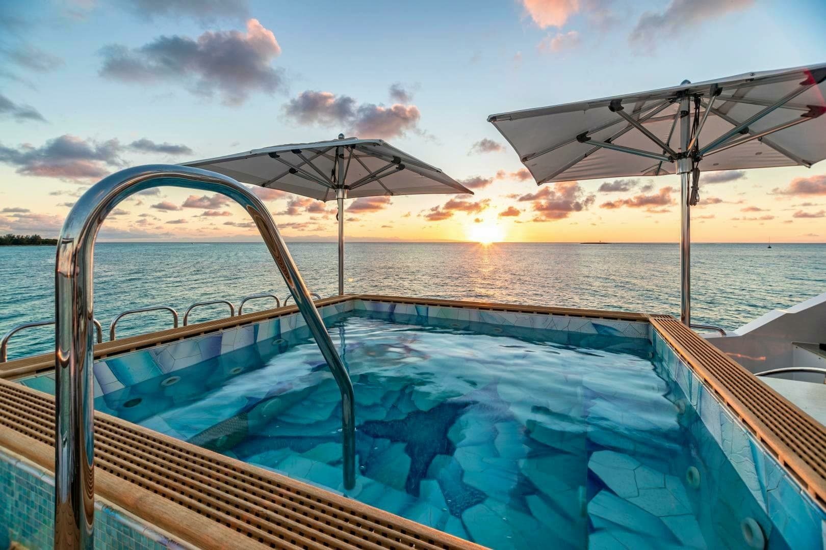 2011 Trinity Yachts Trinity 164