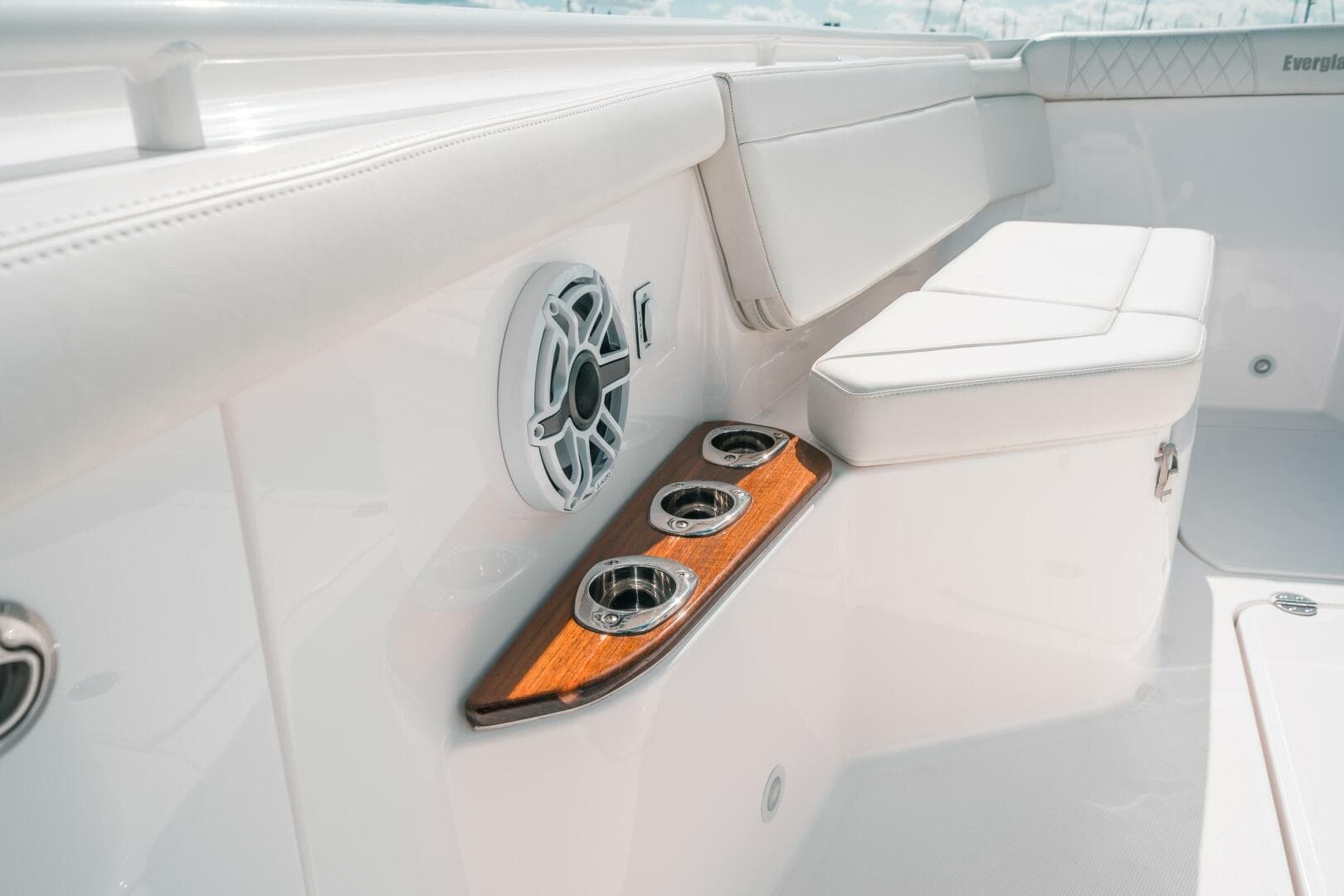 2022 Everglades 395CC