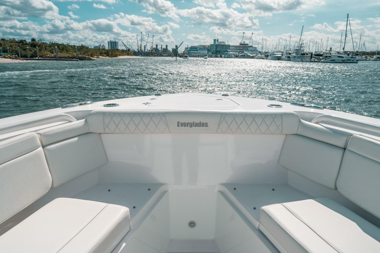 2022 Everglades 395CC