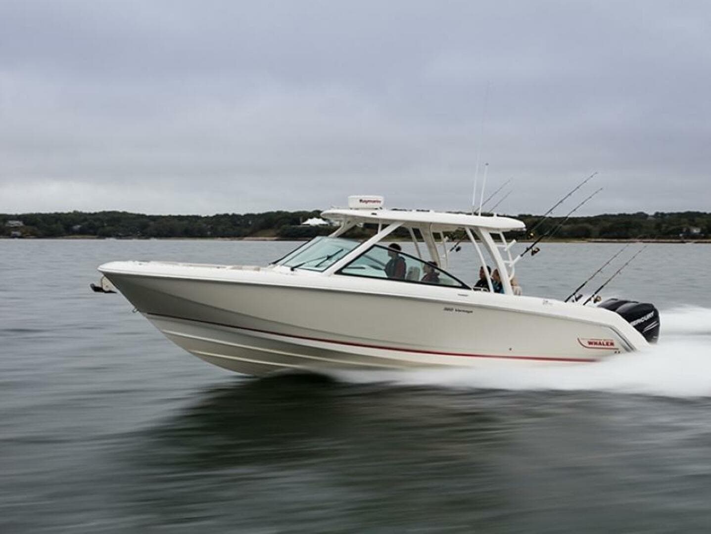 2021 Boston Whaler 32 Vantage