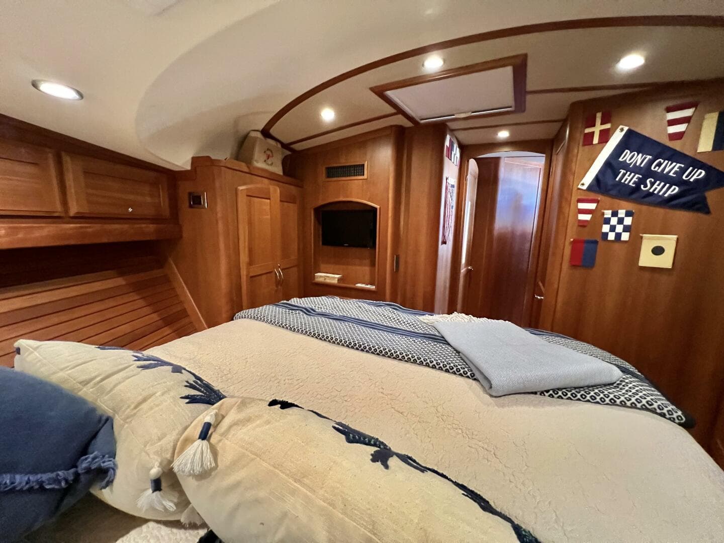 2017 Sabre 48 Salon Express