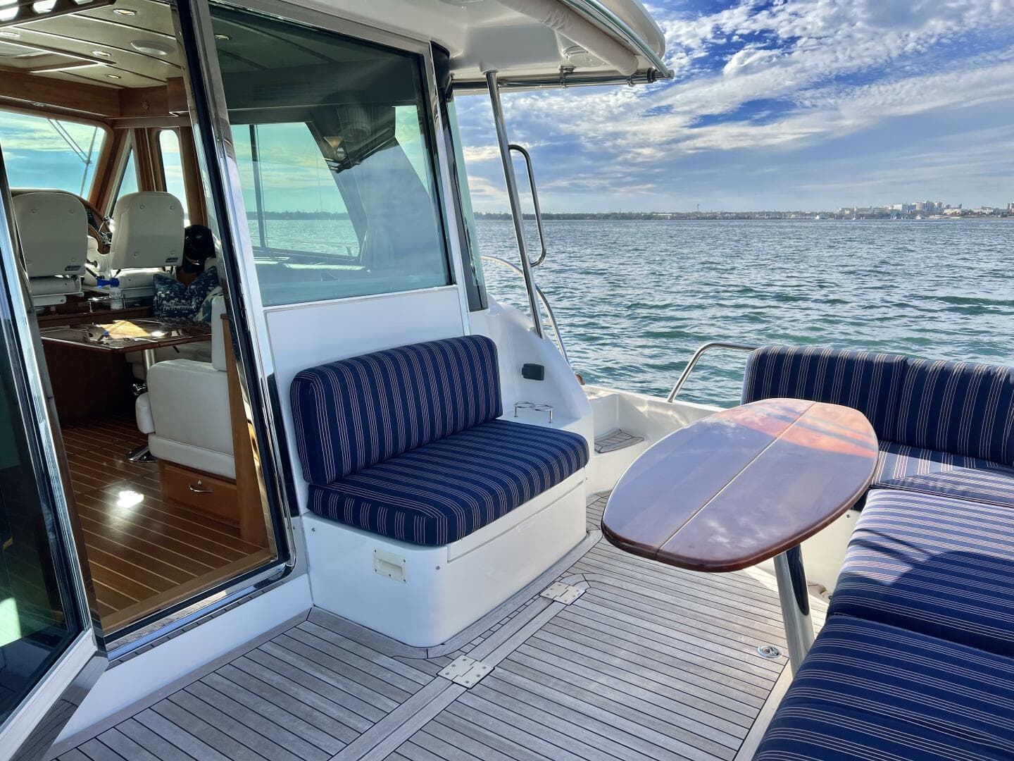 2017 Sabre 48 Salon Express