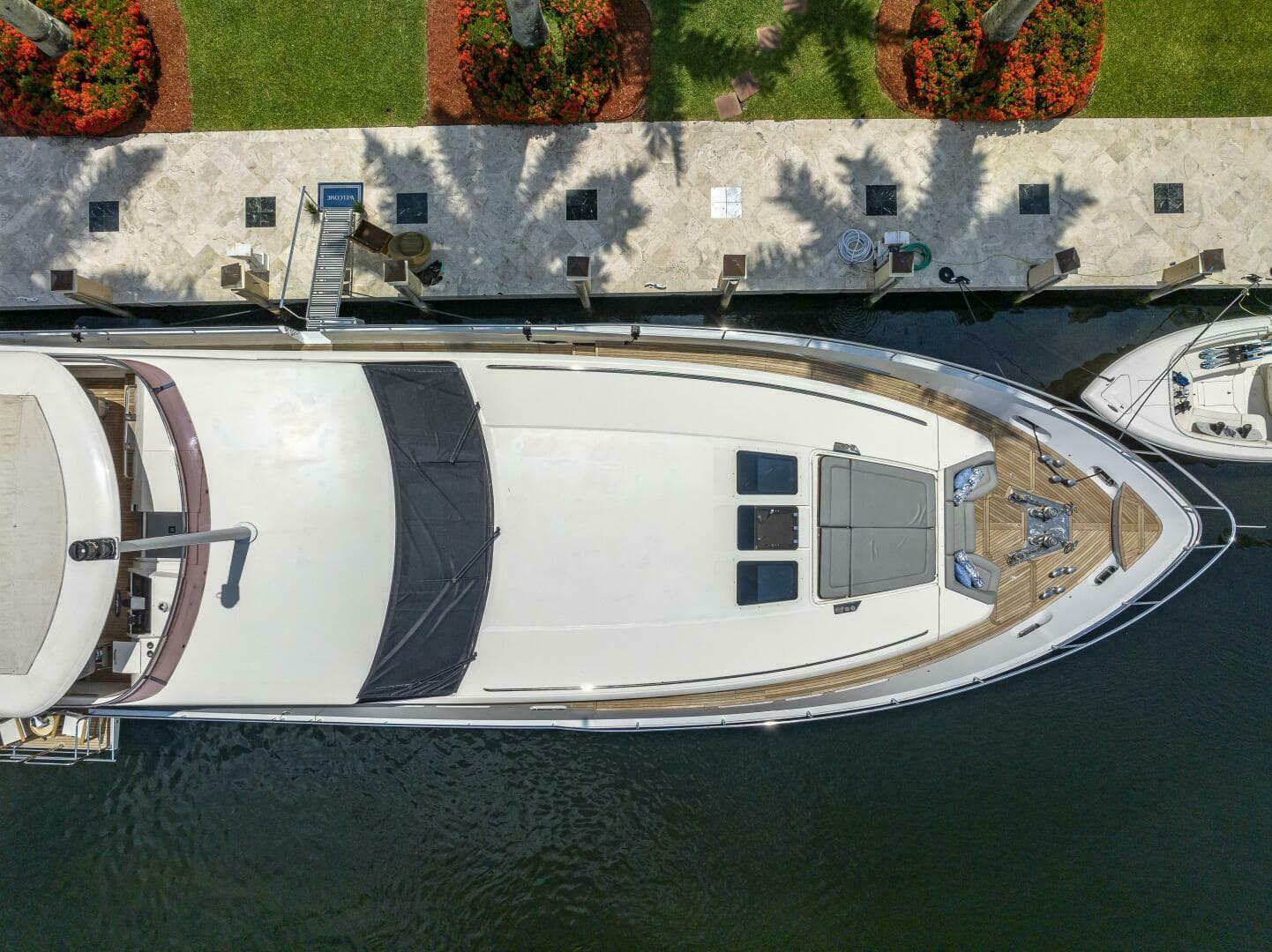 2012 Princess 104 - Bow