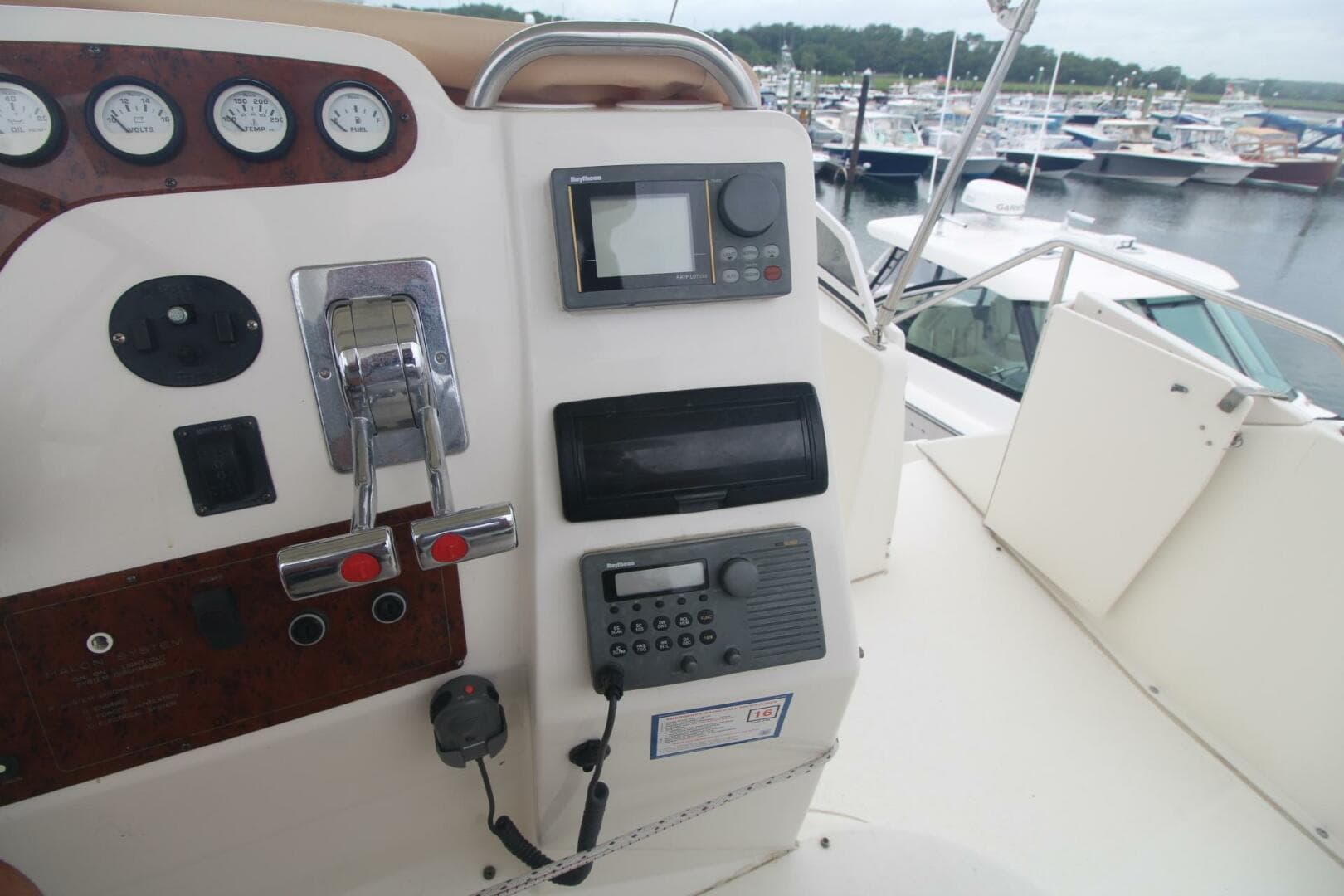 2000 Silverton 392 Aft Cabin