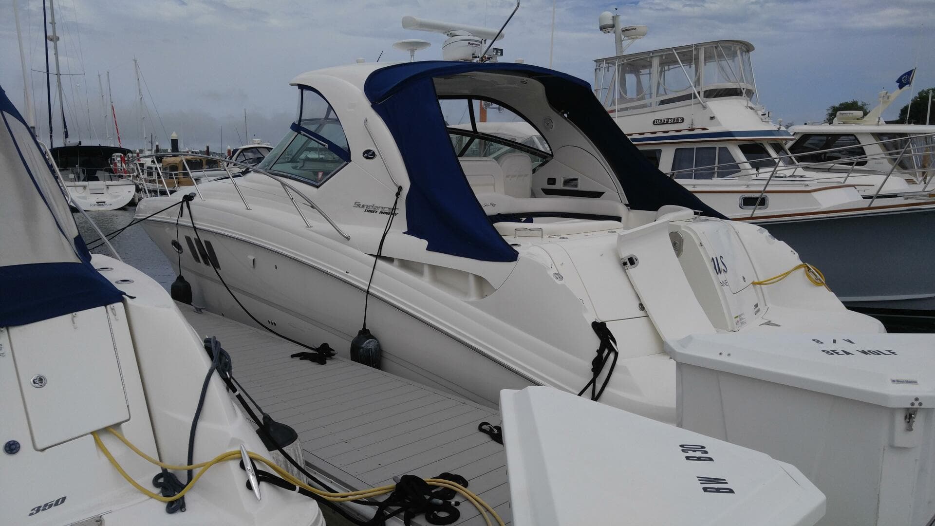 2011 Sea Ray 390 Sundancer