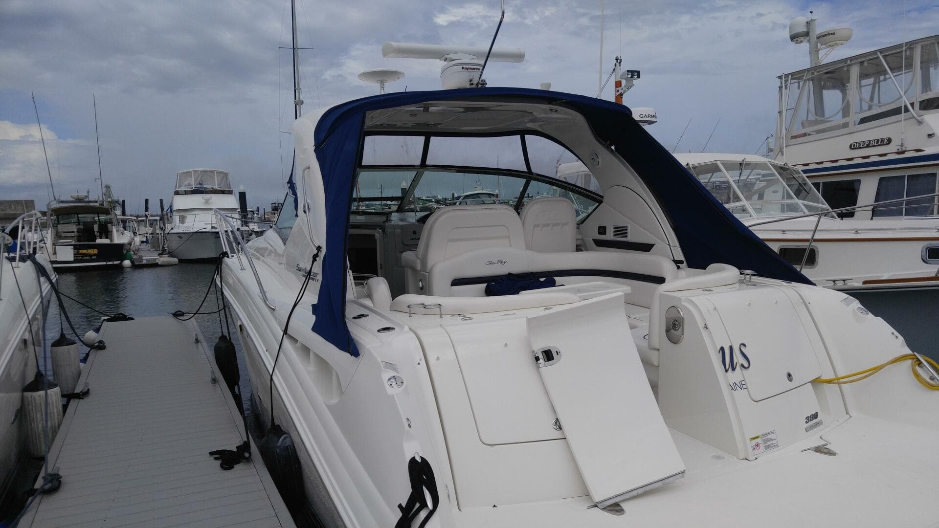 2011 Sea Ray 390 Sundancer