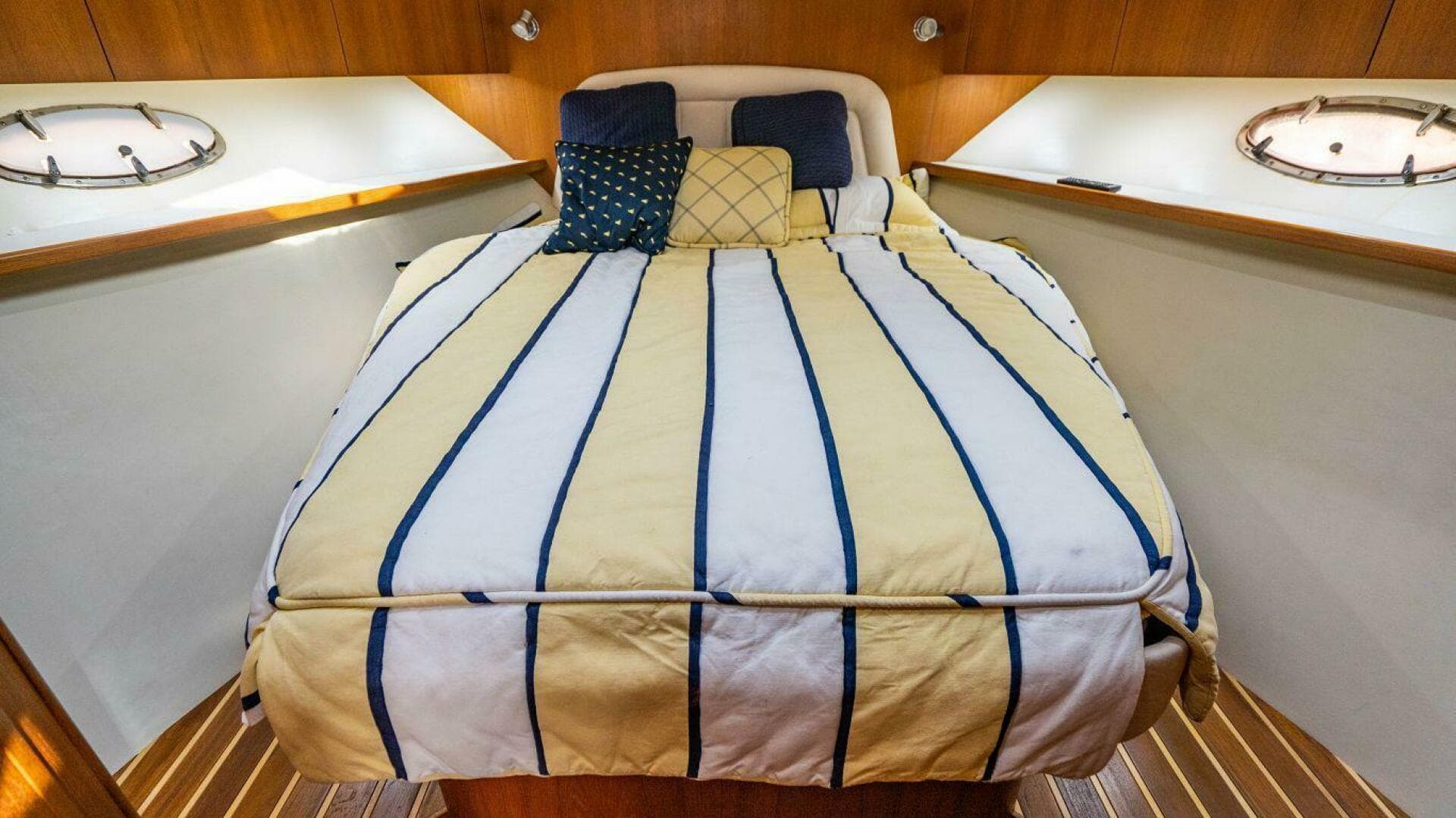 2007 Tiara Yachts 3800 Open