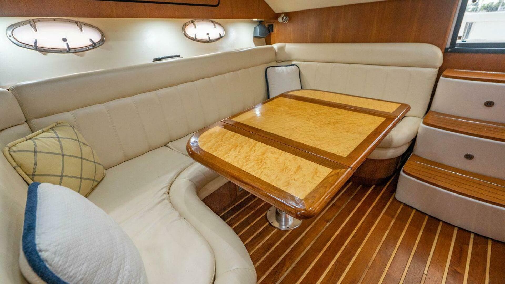2007 Tiara Yachts 3800 Open