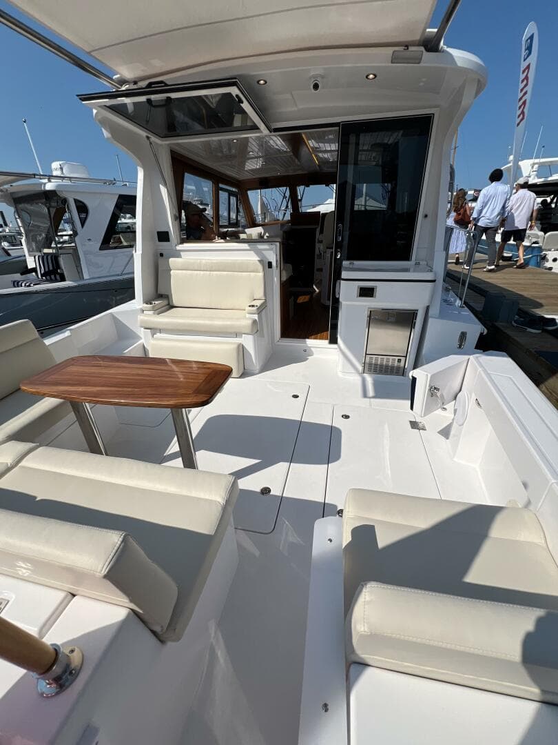 2026 True North 39 Outboard Express