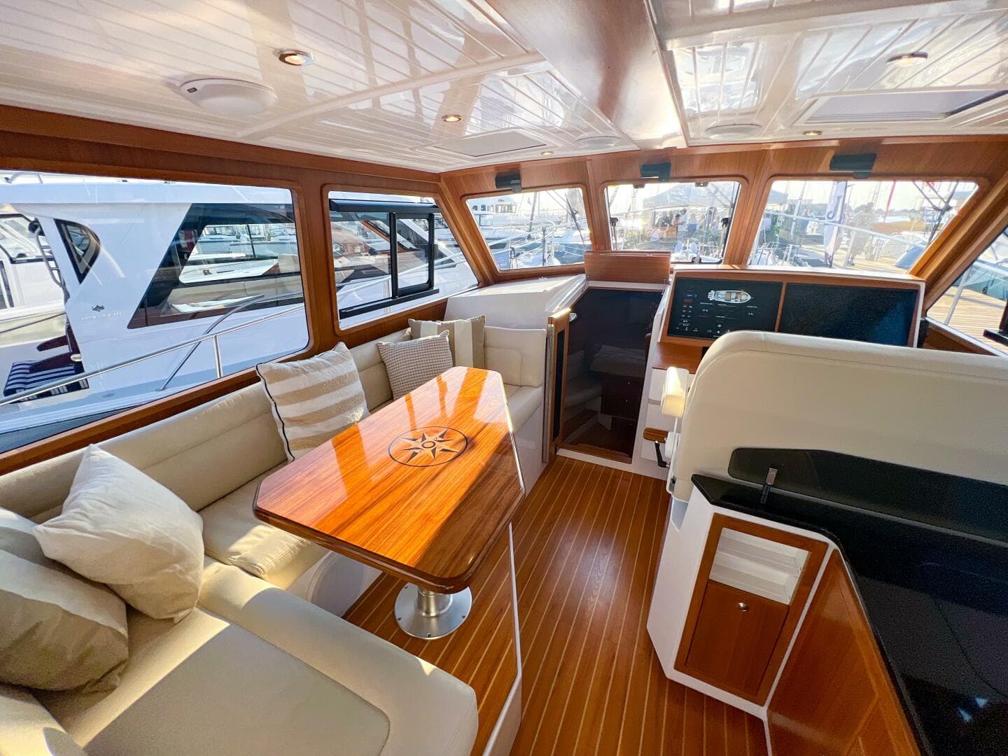 2026 True North 39 Outboard Express