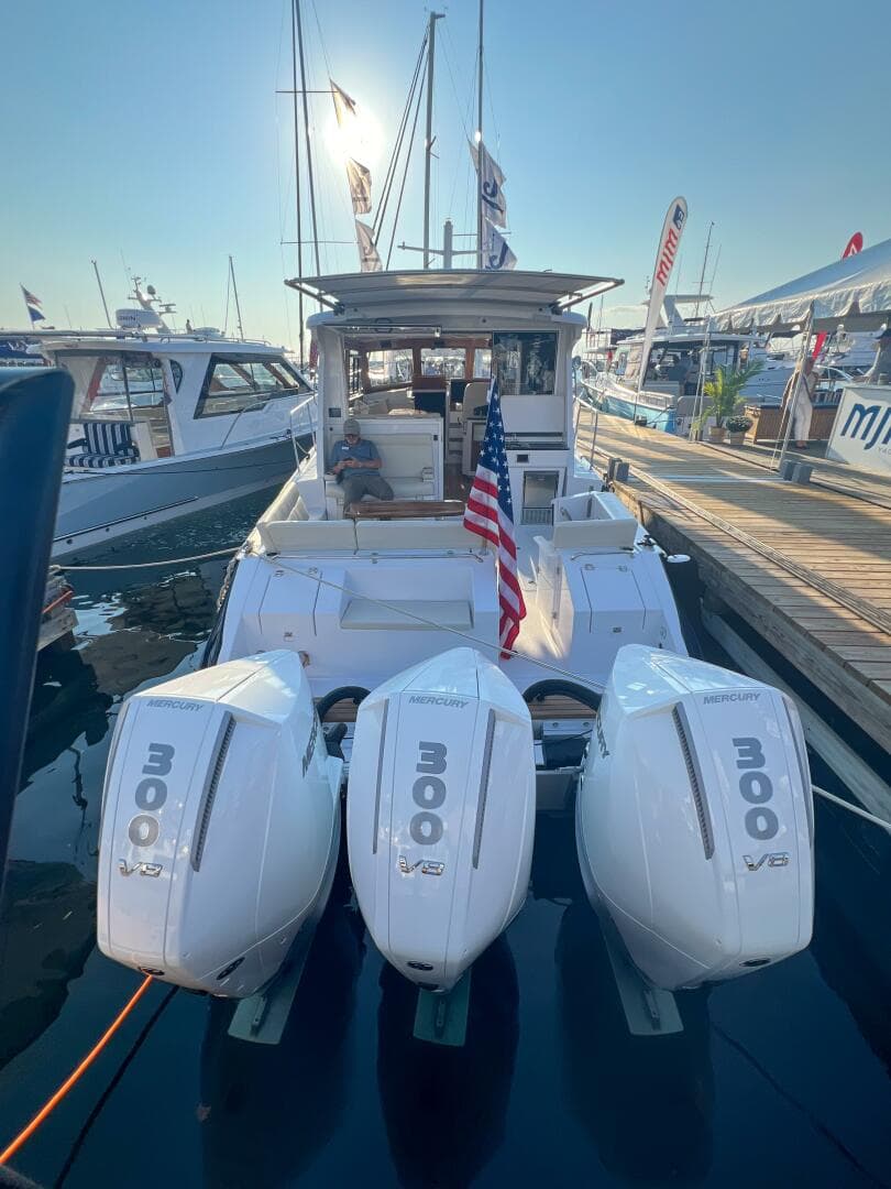 2026 True North 39 Outboard Express