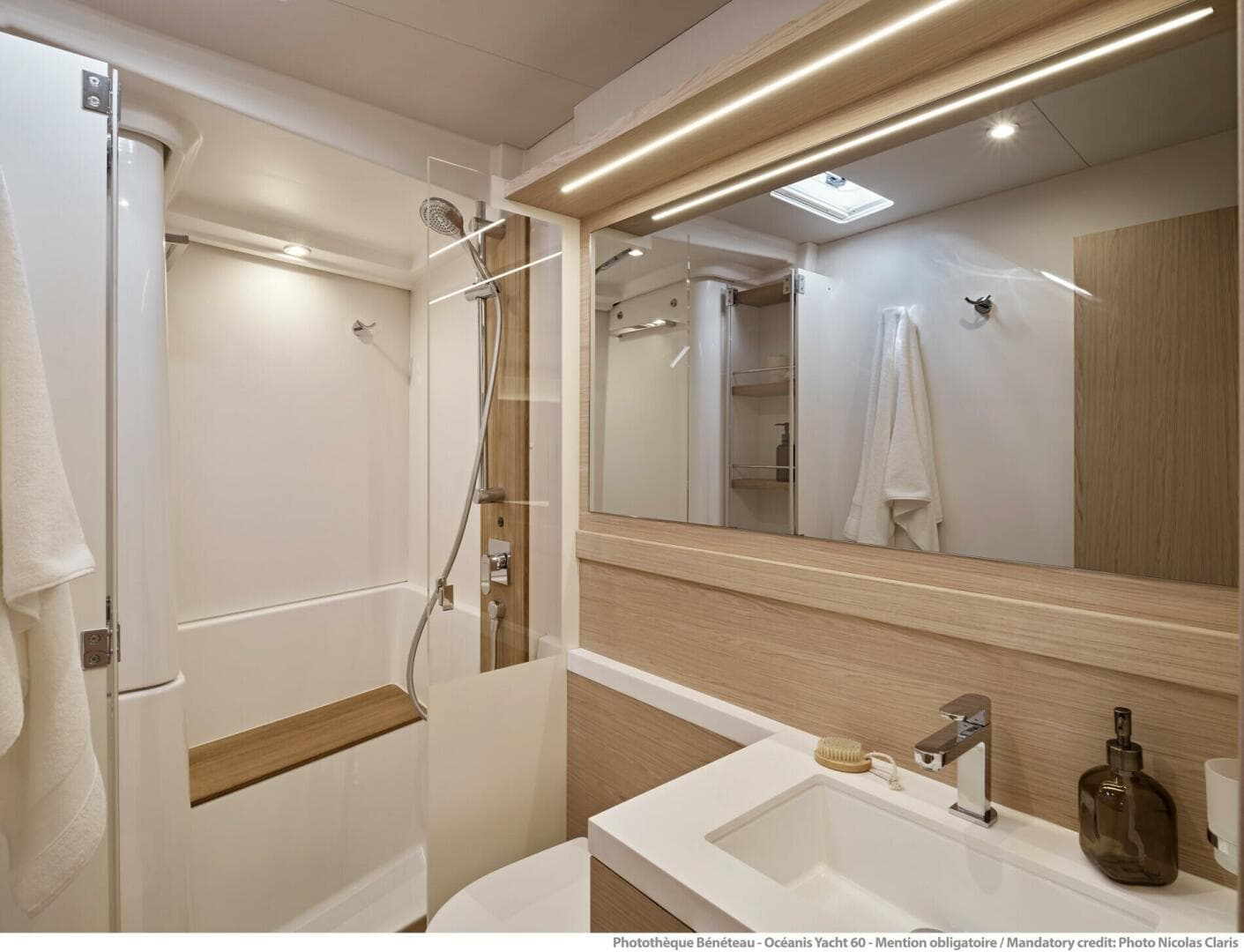 BENETEAU Oceanis Yacht 60