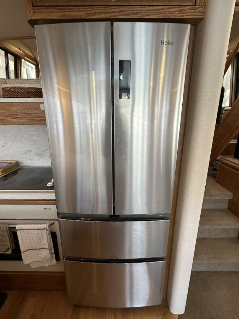 1993 West Bay Pilothouse