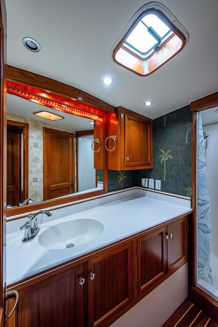 2005 Custom Carolina 