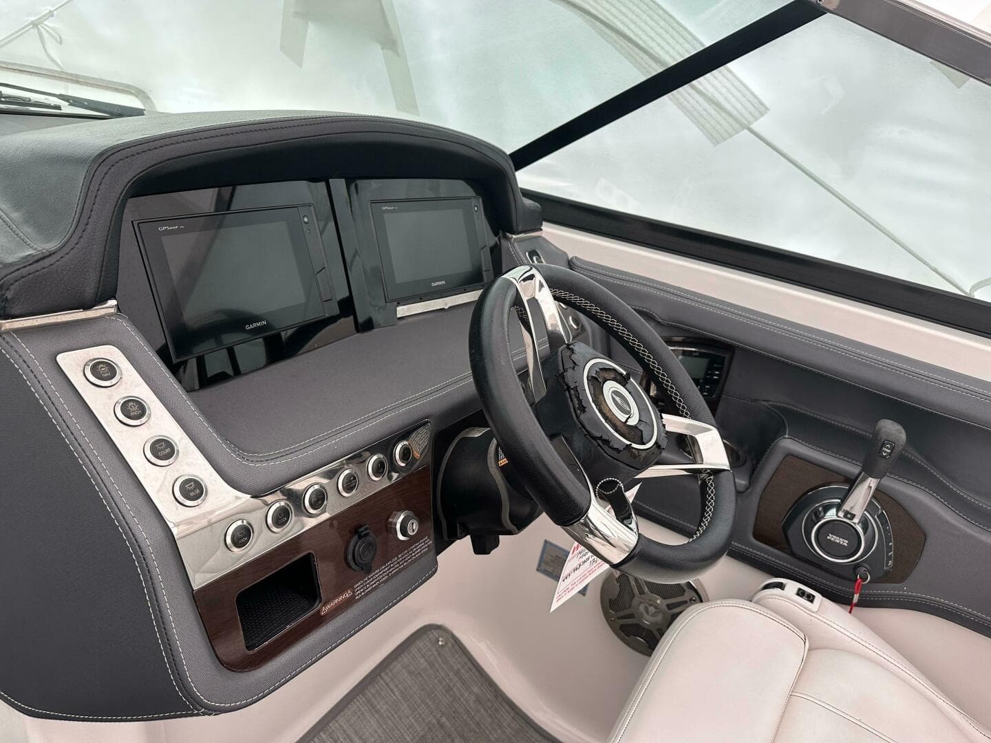 2019 Chaparral 297 SSX