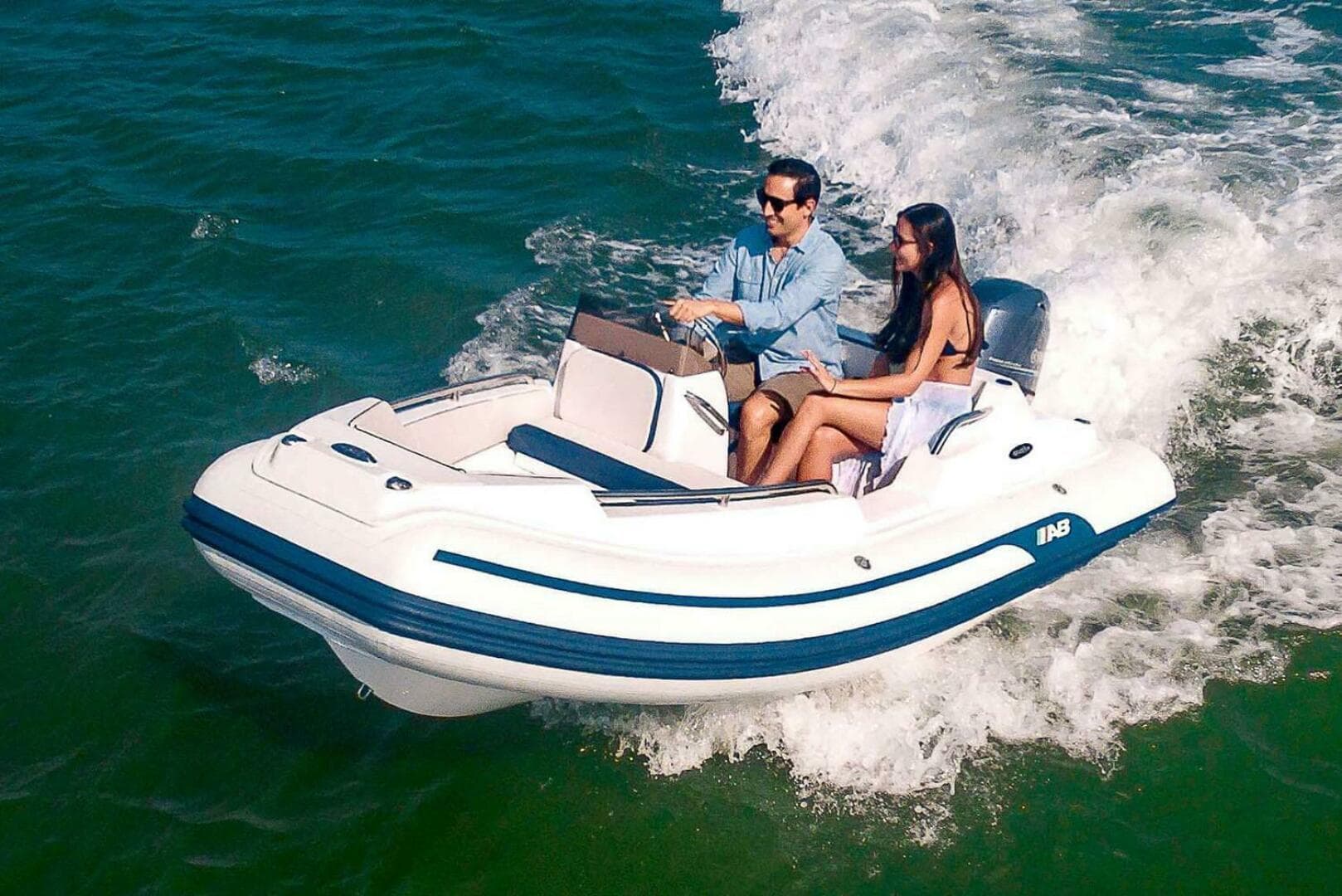 2023 Nautilus 13 DLX