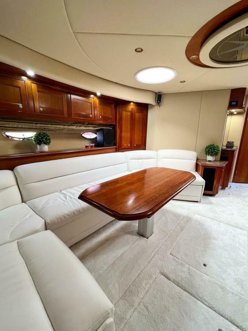 2011 Cruisers Yachts 560 Express