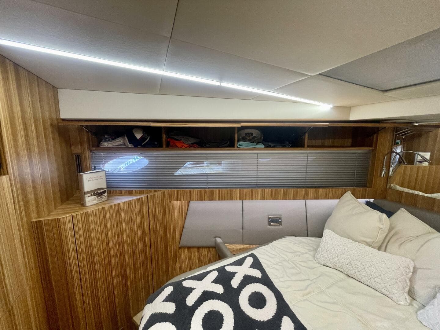 2017 Chris-Craft Commander 42