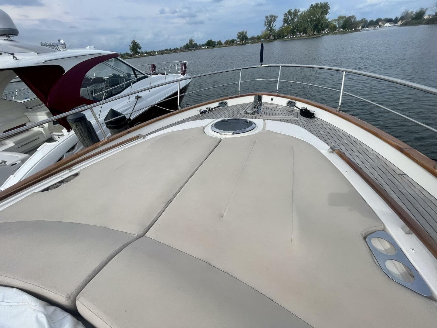 2017 Chris-Craft Commander 42