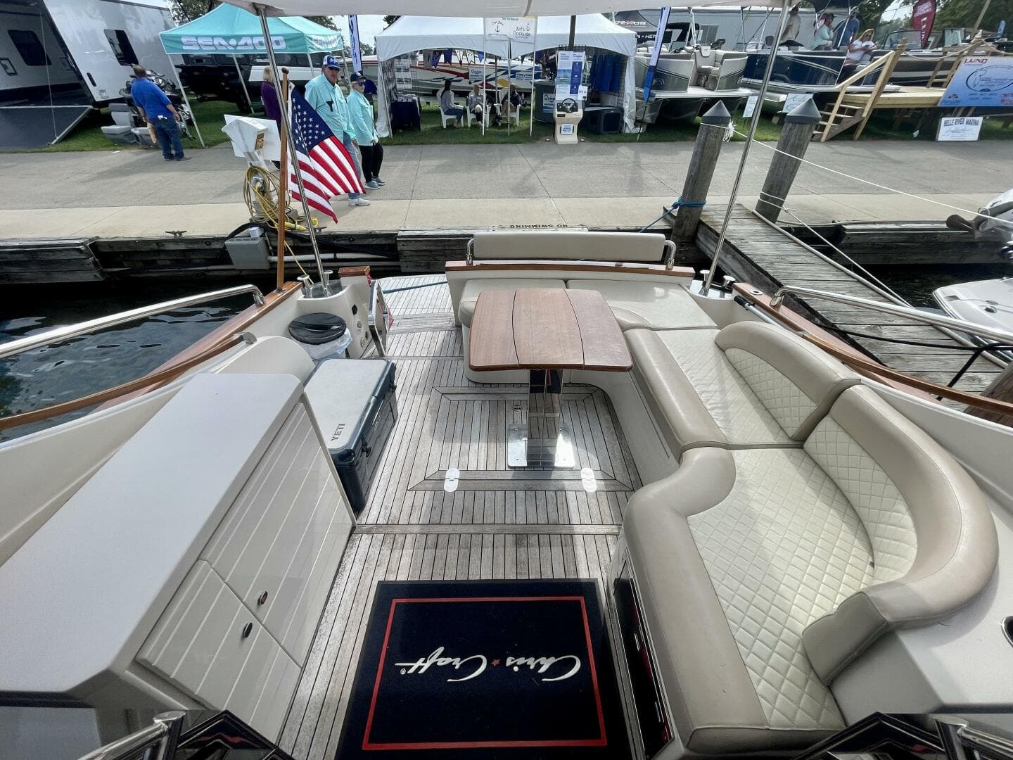 2017 Chris-Craft Commander 42