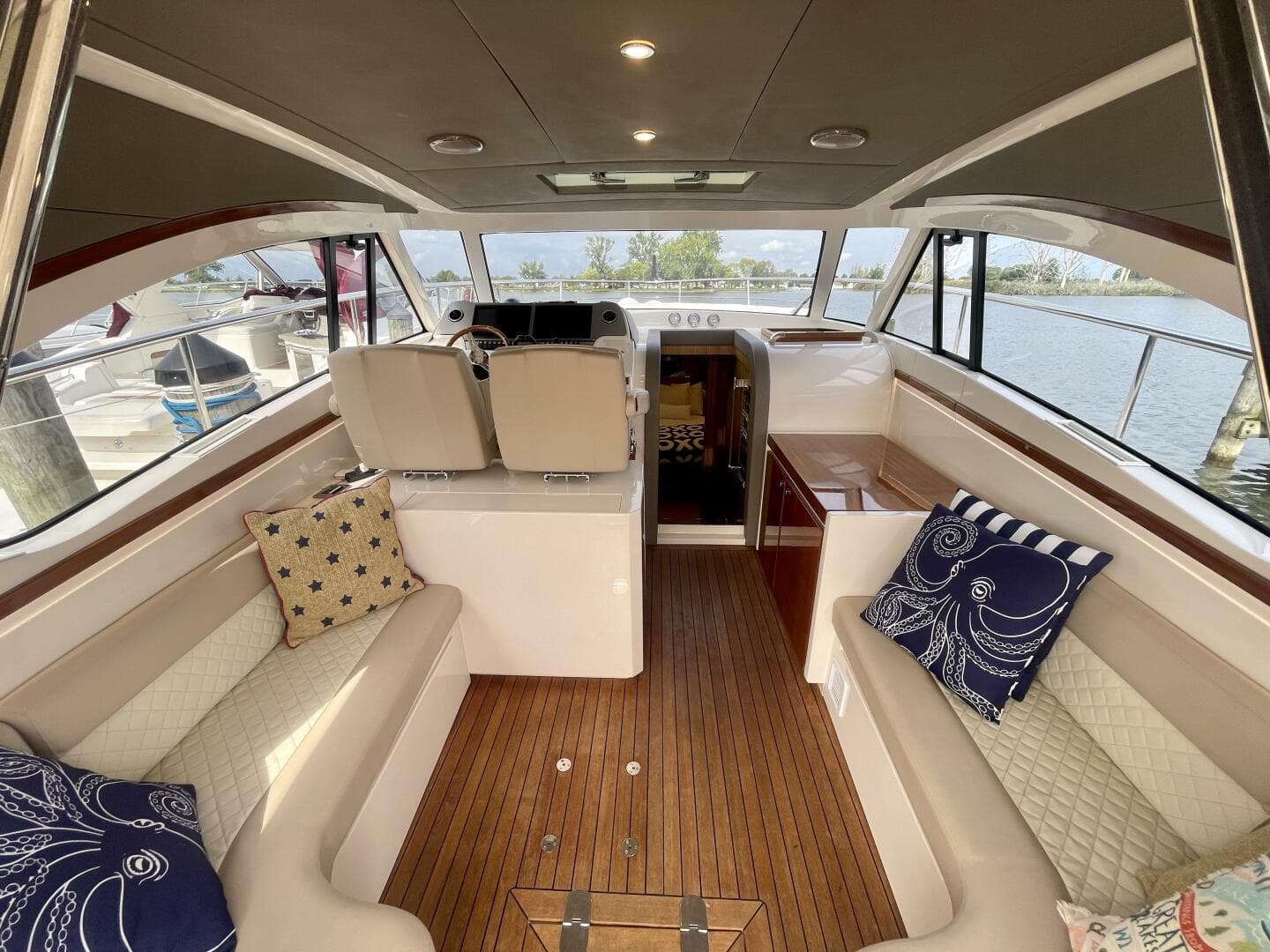 2017 Chris-Craft Commander 42