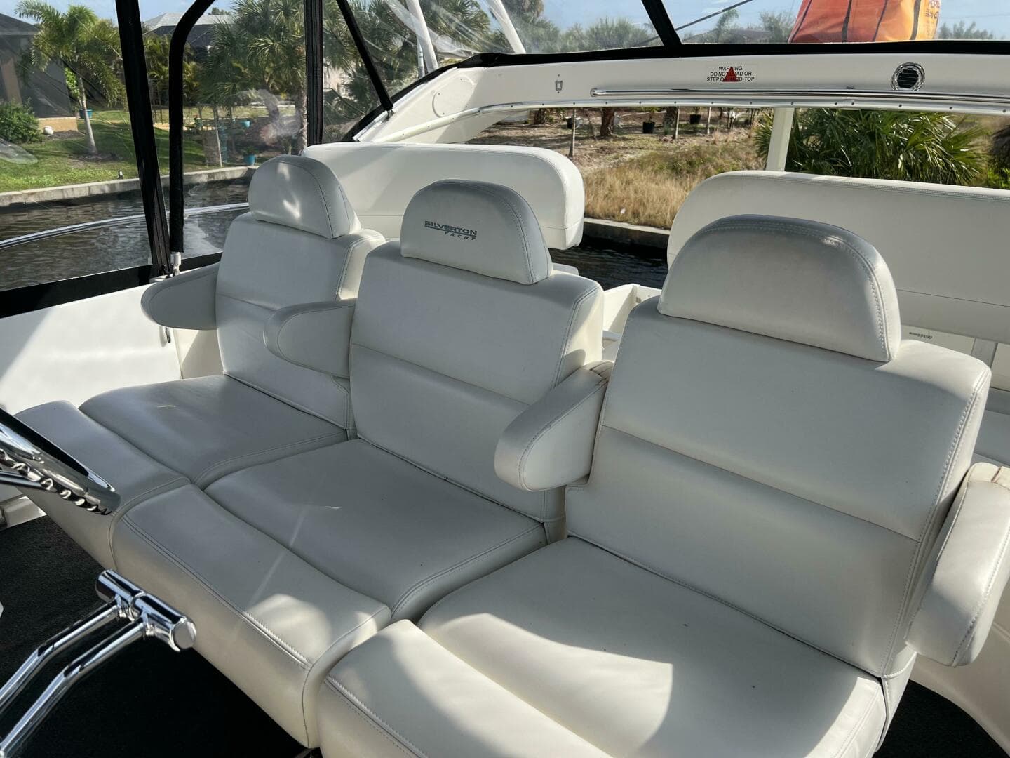 2002 Silverton 39 Motor Yacht