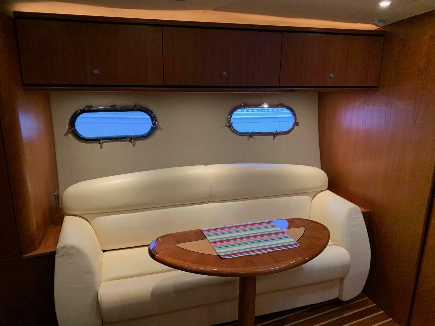 2007 Tiara Yachts 390 Sovran