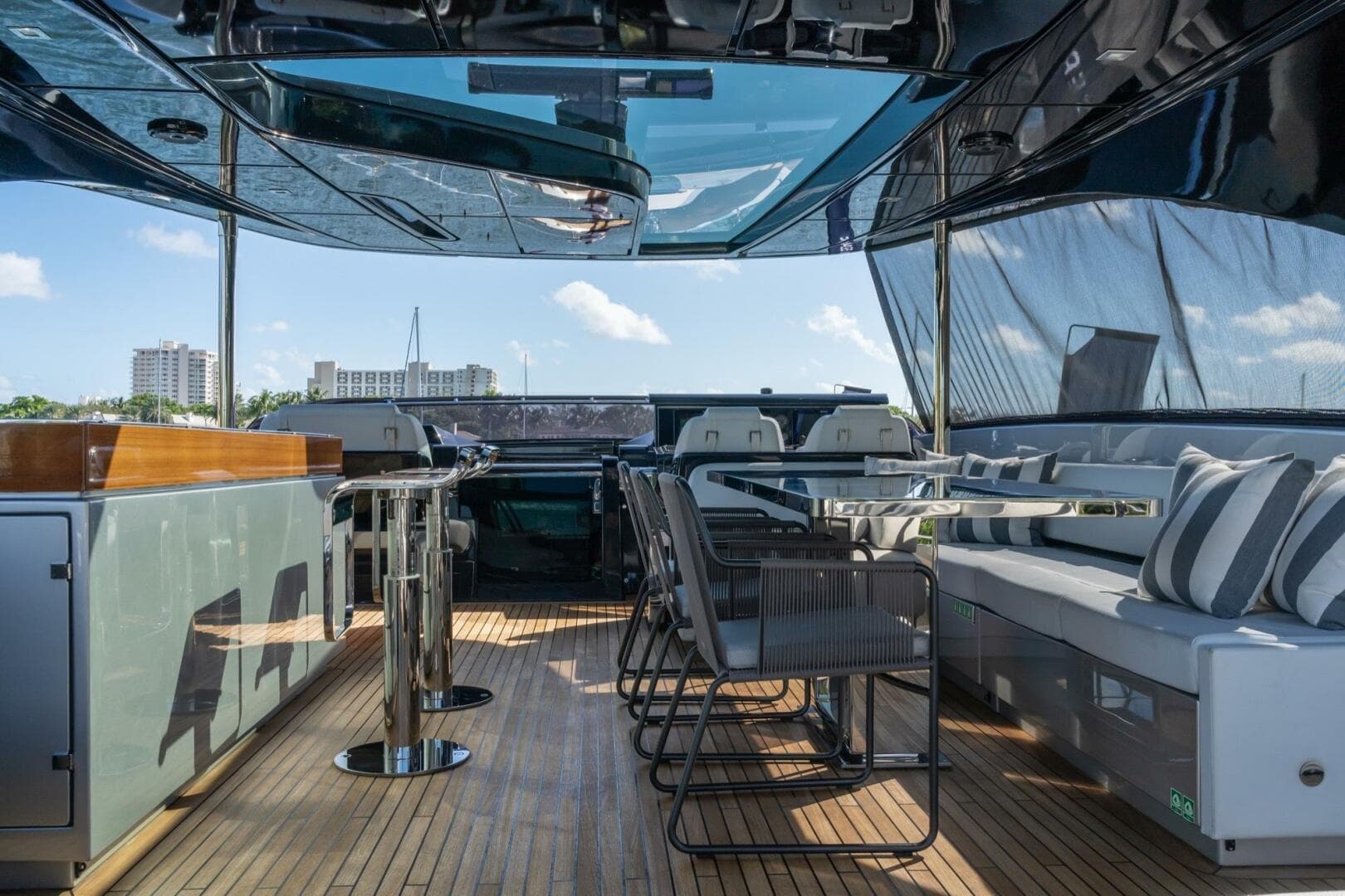 Flybridge Dining & Bar