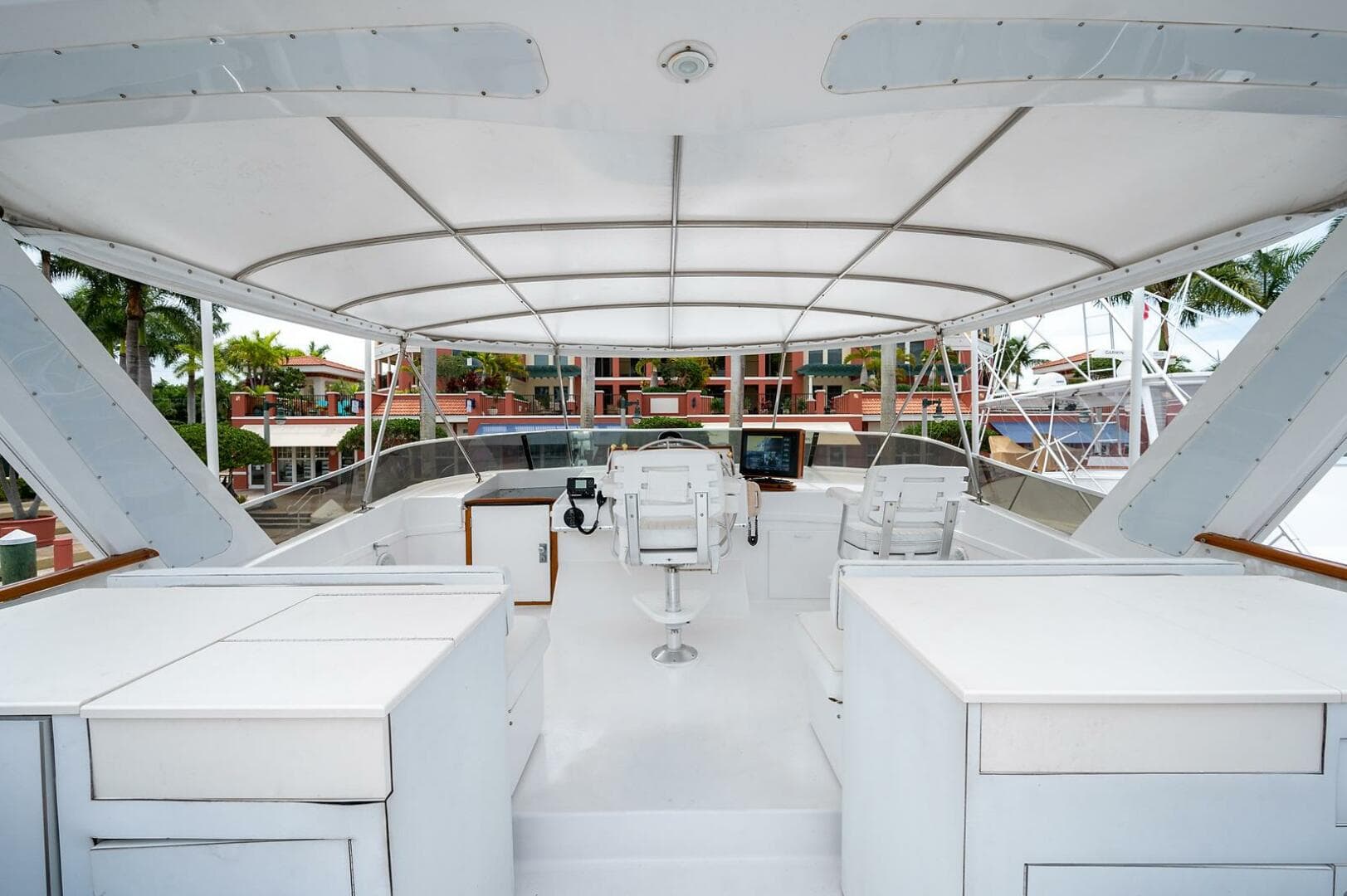 1986 Tollycraft Pilothouse