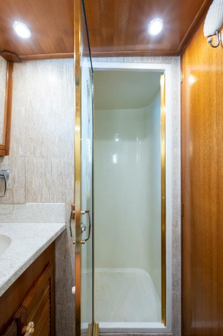 1986 Tollycraft Pilothouse