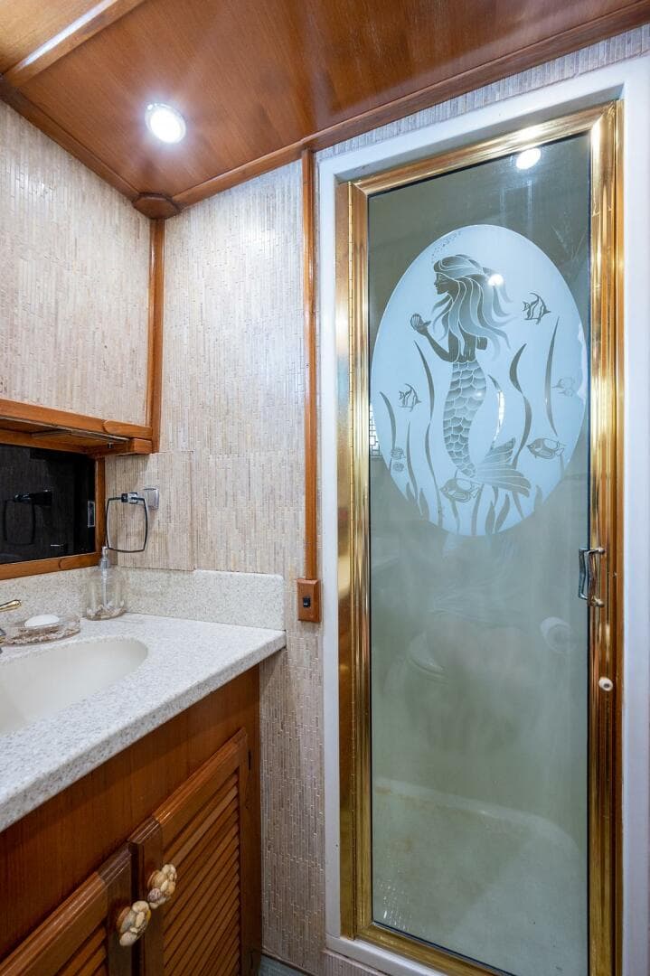 1986 Tollycraft Pilothouse