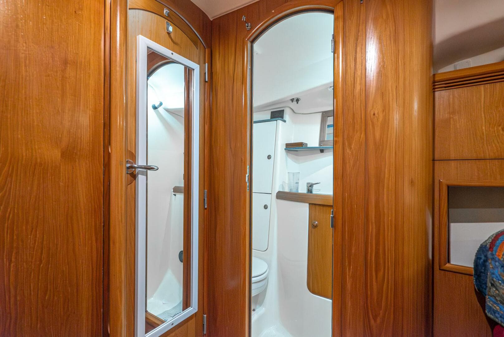 2001 Jeanneau 43 Sun Odessey