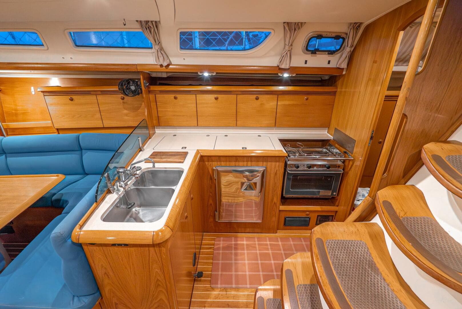 2001 Jeanneau 43 Sun Odessey