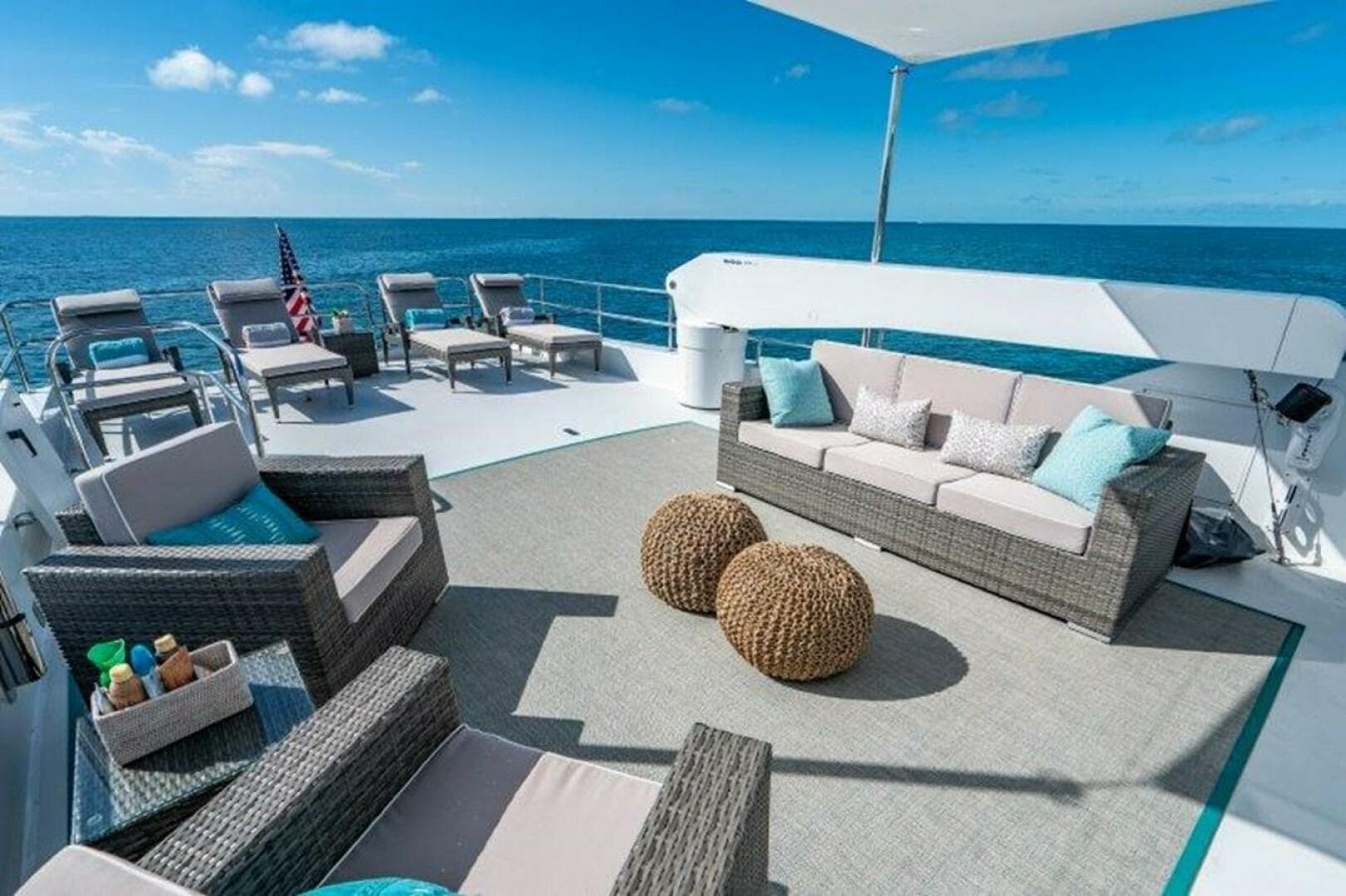 Sun Deck Flybridge Seating