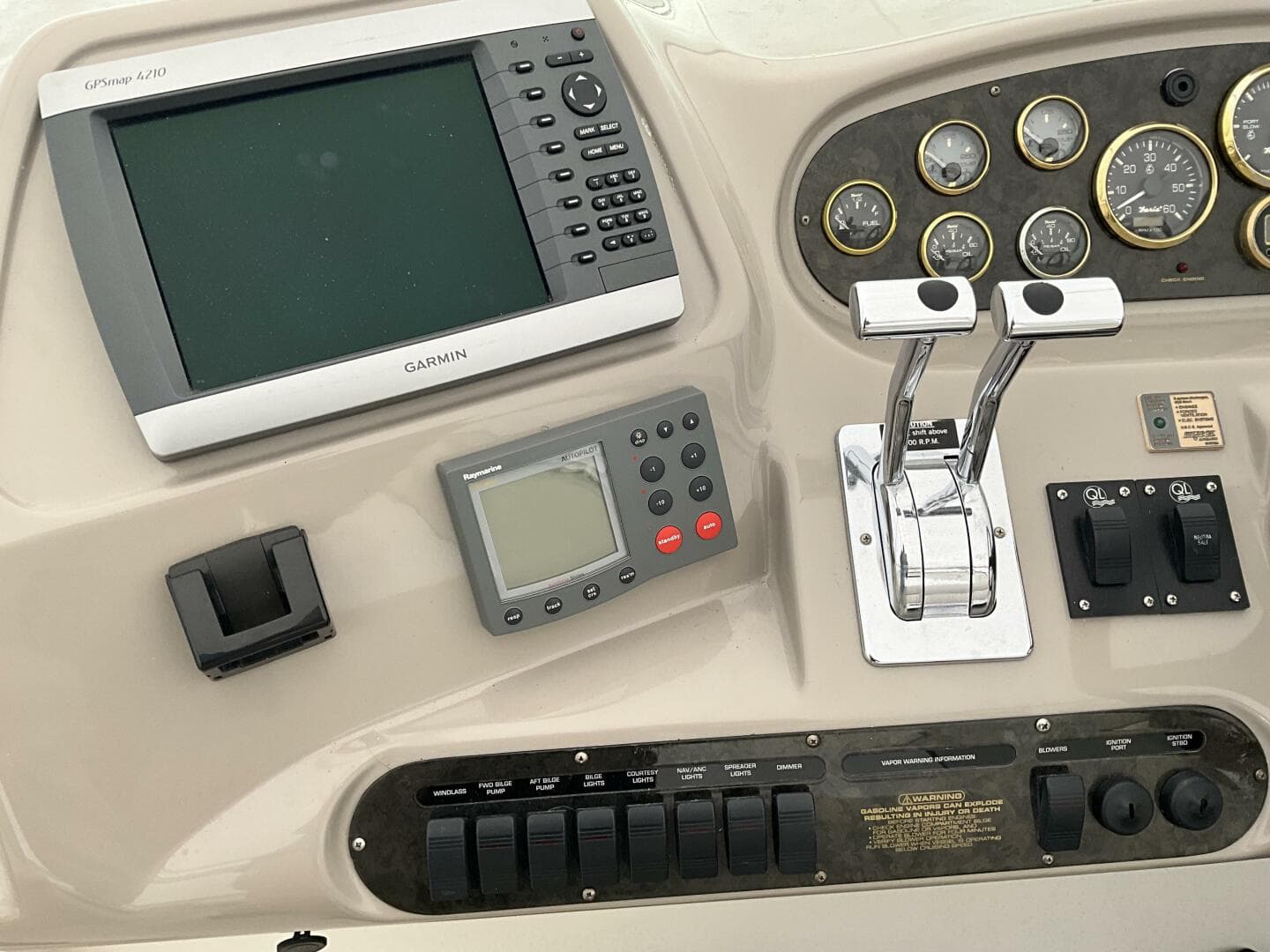 2002 Cruisers 35 Express