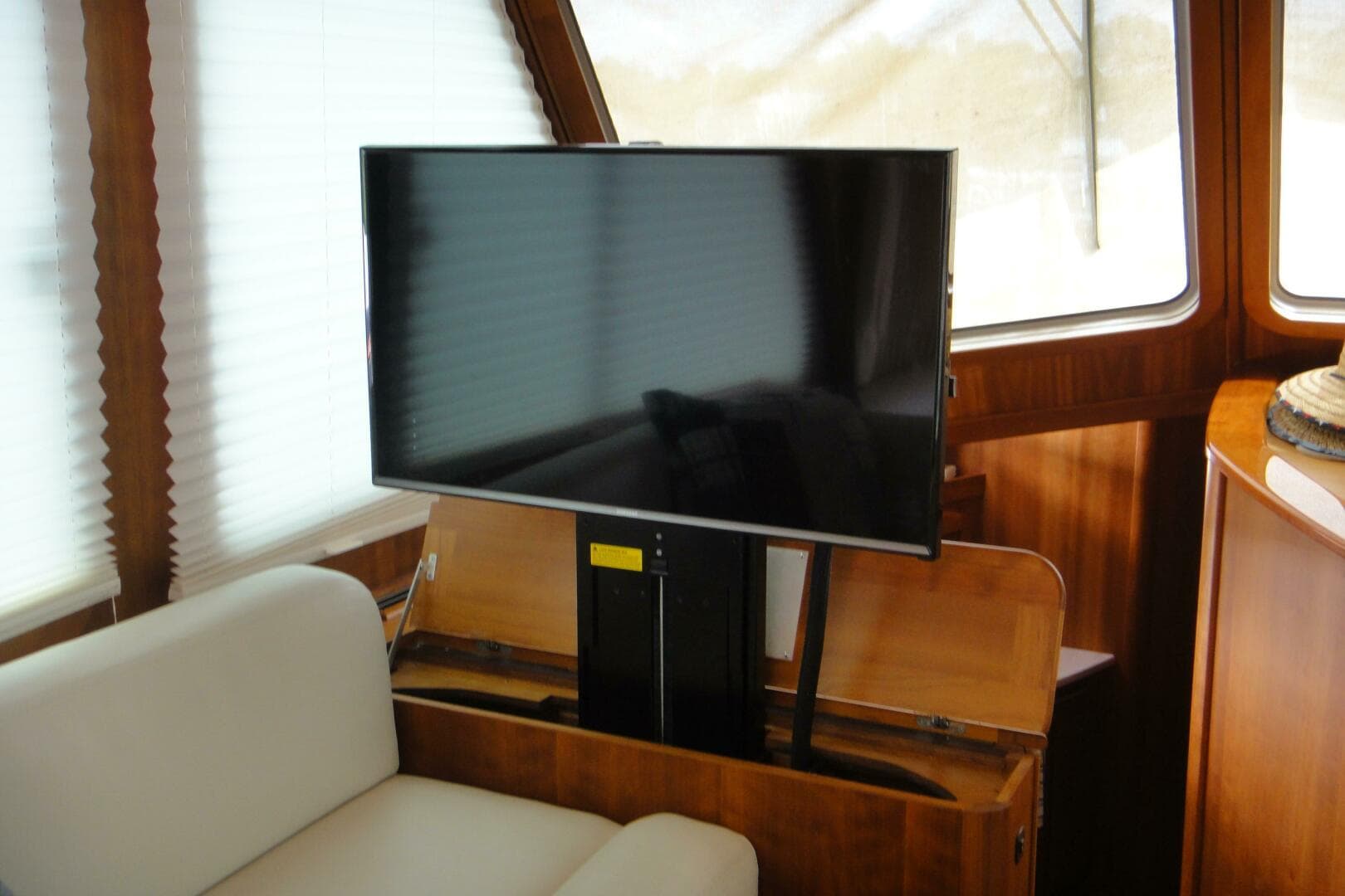 2018 Sabre 48 Salon Express