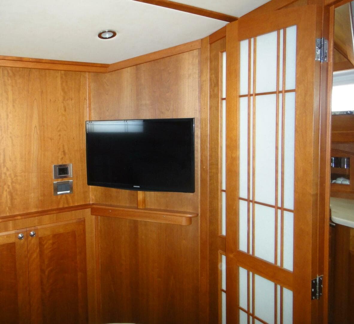 2018 Sabre 48 Salon Express