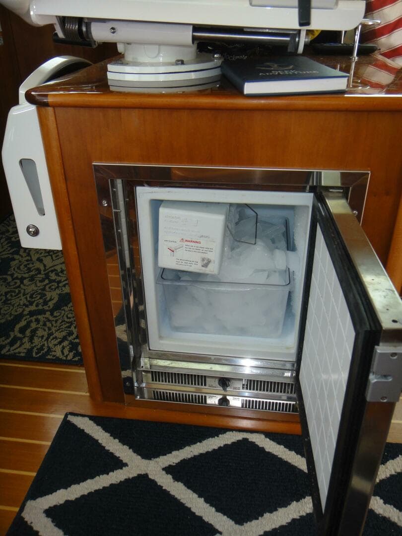 2018 Sabre 48 Salon Express