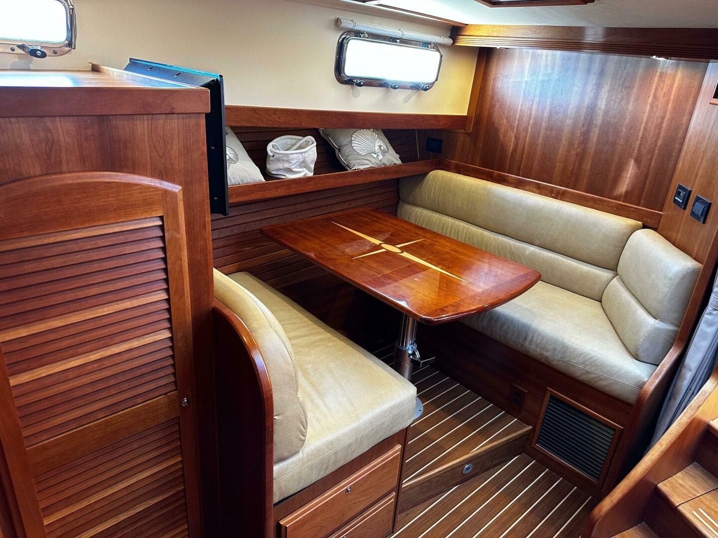 2014 Sabre 42 Salon Express
