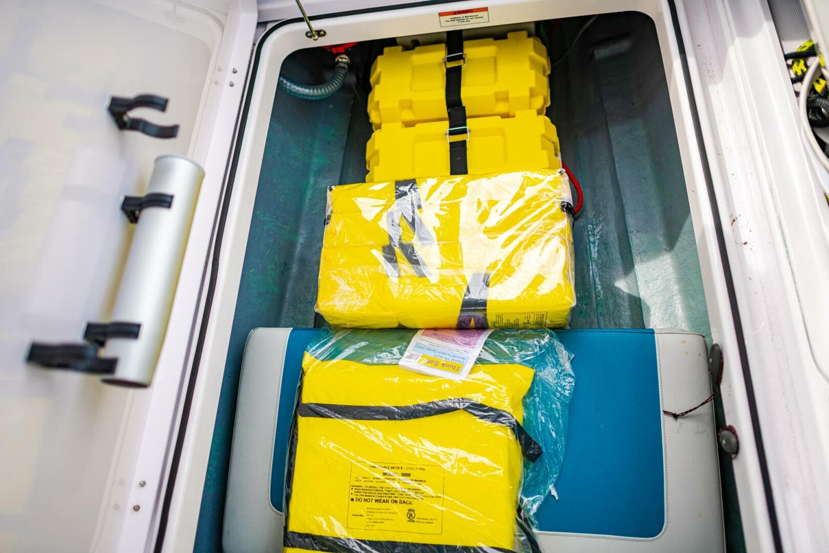 2022 Axopar 22 Spyder X Jobe Revolve