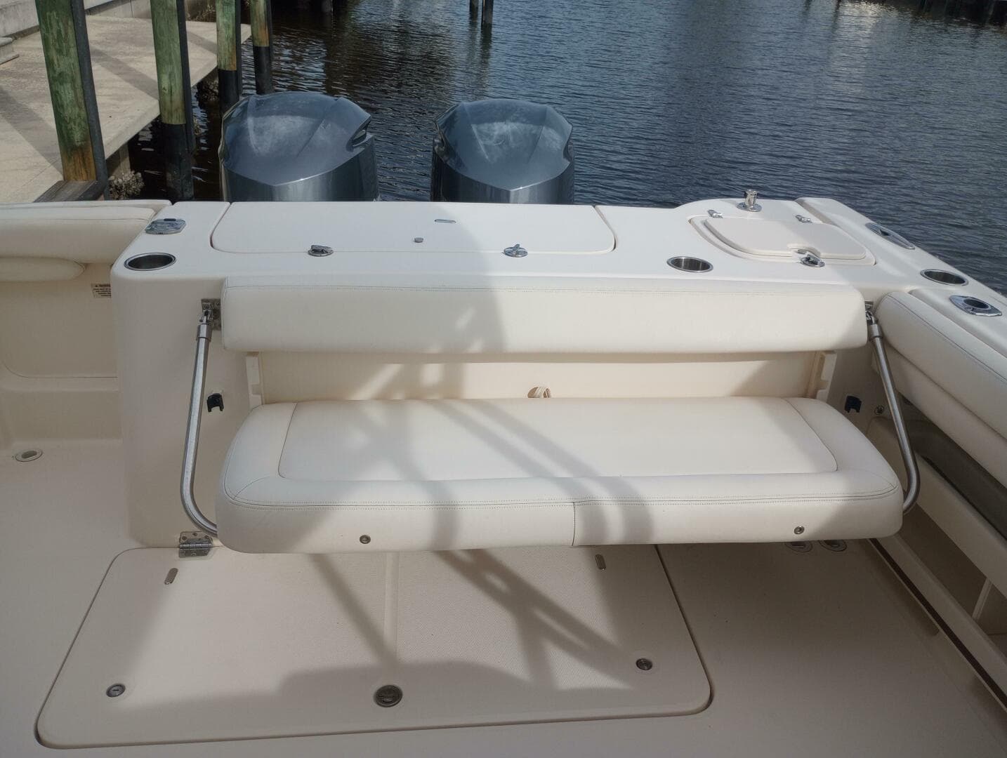 2016 Grady-White Freedom 307