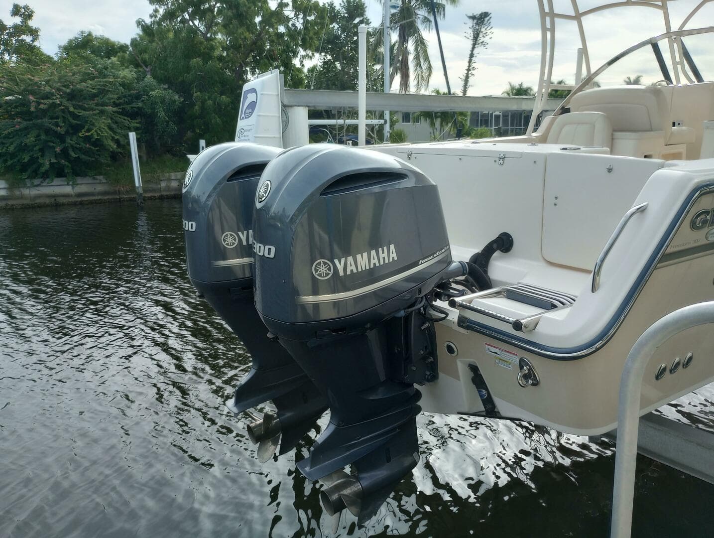 2016 Grady-White Freedom 307