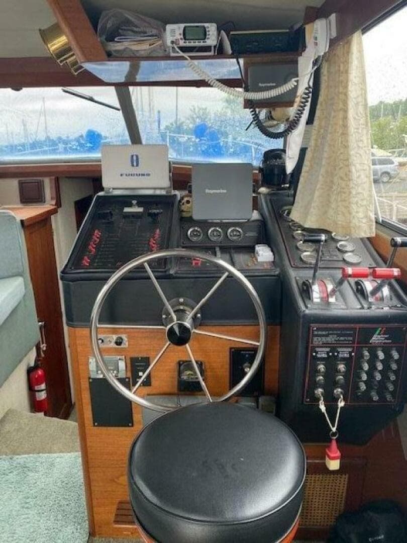 1985 Bayliner 3870 Motoryacht