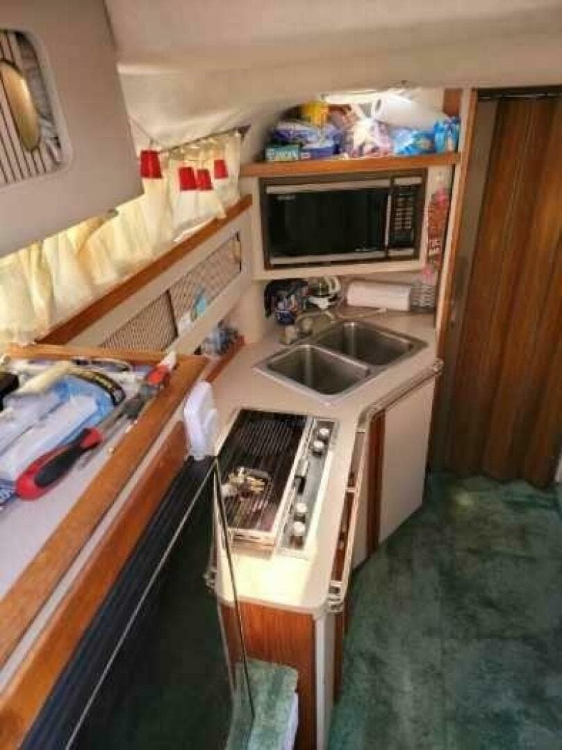 1989 Cruisers Yachts Esprit 3270