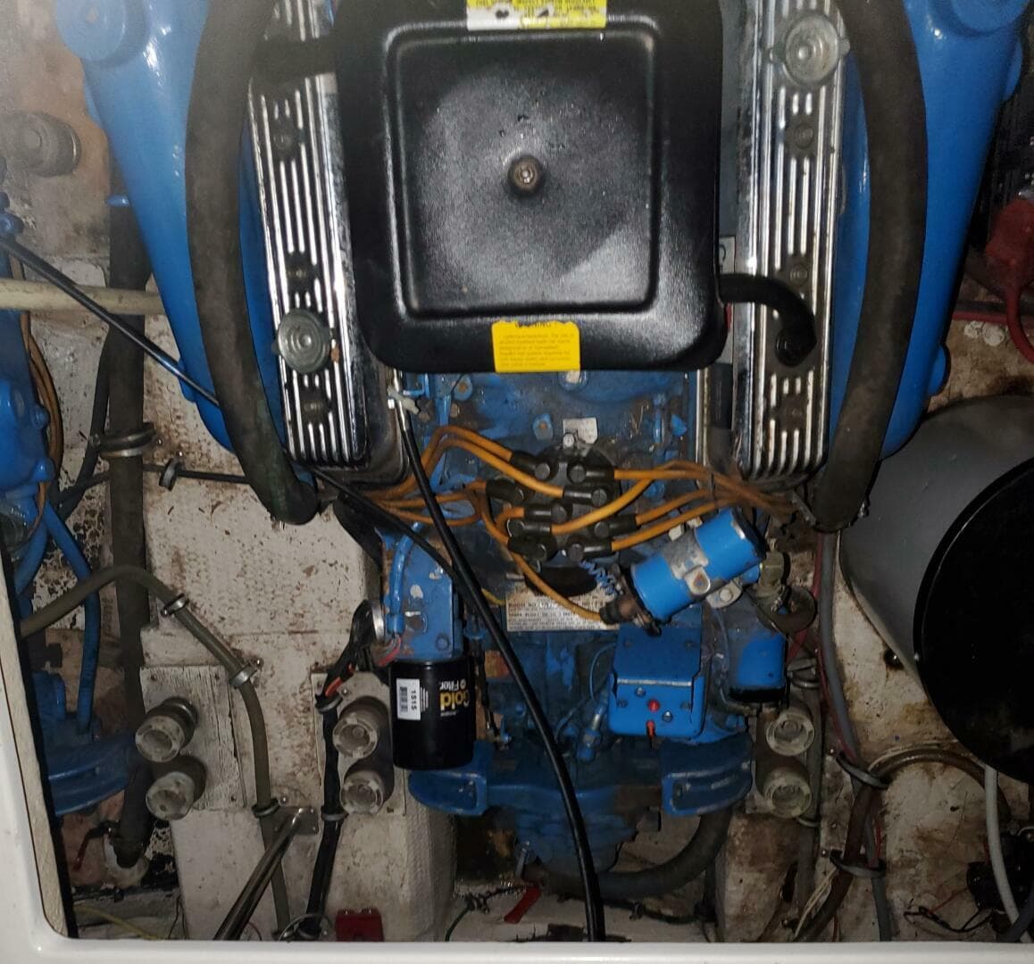 1989 Cruisers Yachts Esprit 3270