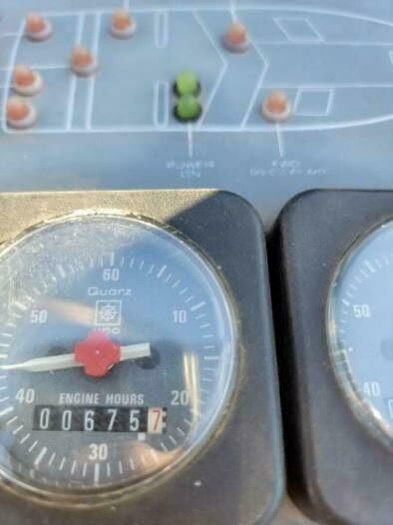 1989 Cruisers Yachts Esprit 3270