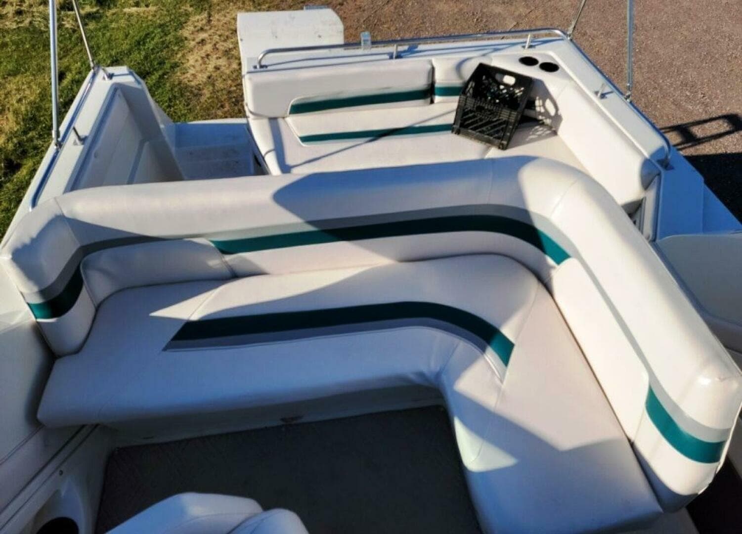 1989 Cruisers Yachts Esprit 3270