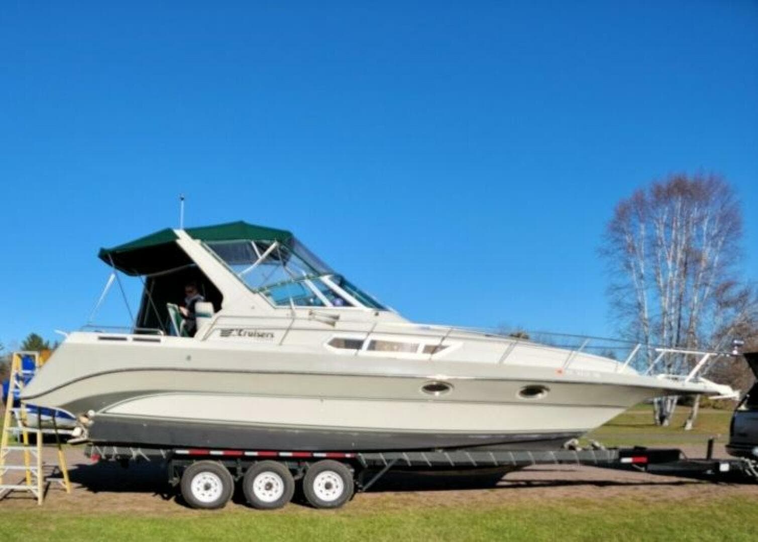 1989 Cruisers Yachts Esprit 3270