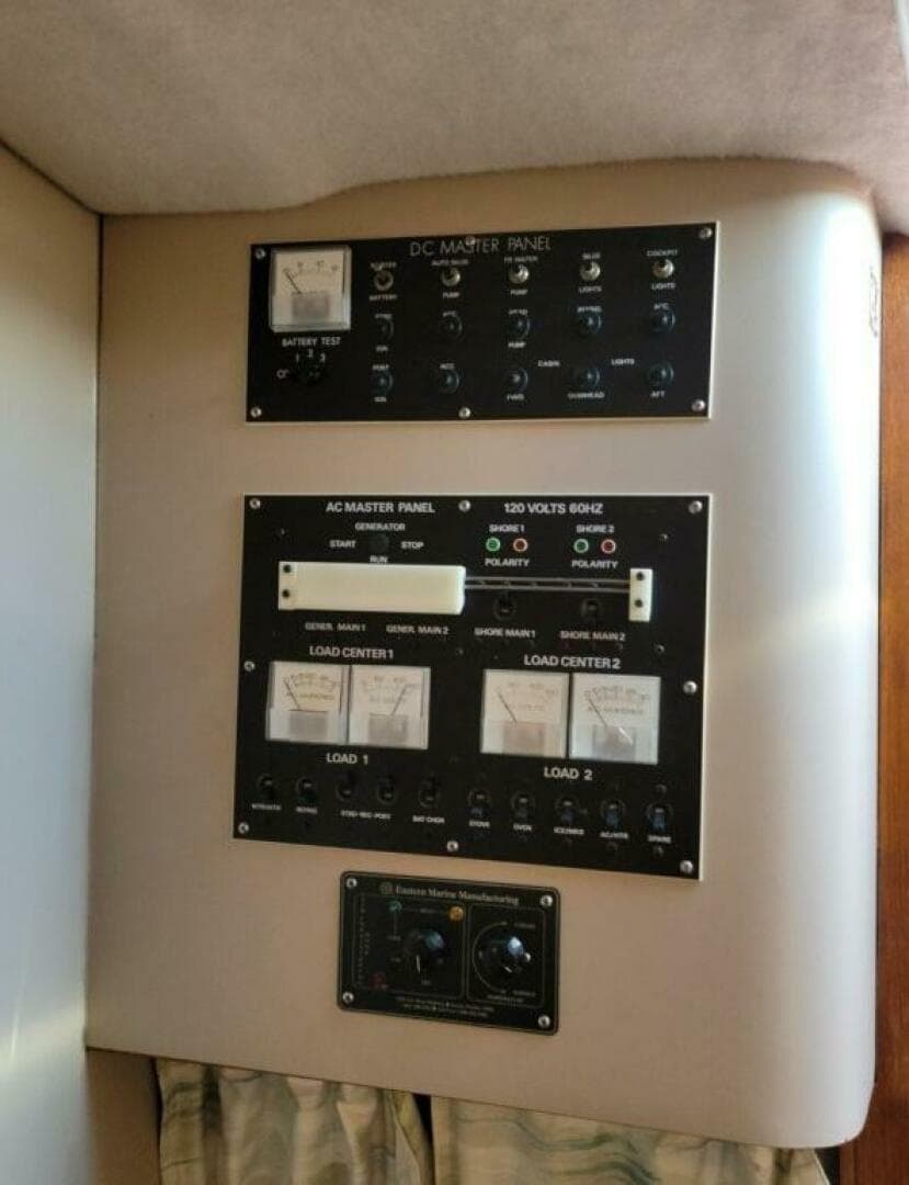 1989 Cruisers Yachts Esprit 3270